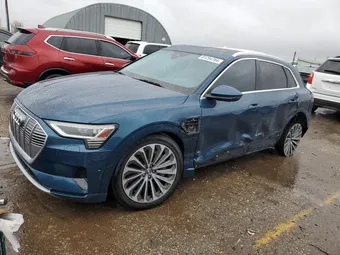 2019 Audi e-tron WA1VAAGE7KB024095