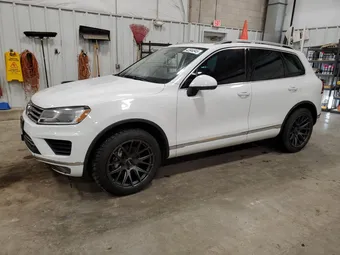 2015 Volkswagen Touareg WVGEP9BP7FD002809