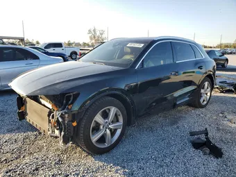 2019 Audi e-tron WA1LAAGEXKB023255