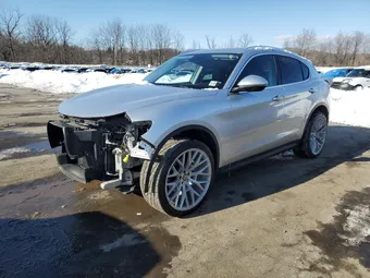 2018 Alfa Romeo Stelvio ZASFAKAN2J7B80319