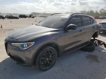 2021 Alfa Romeo Stelvio ZASPAJAN2M7D17147