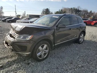 2016 Volkswagen Touareg WVGEP9BP6GD007033