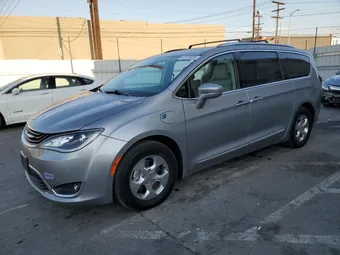 2019 Chrysler Pacifica Hybrid 2C4RC1L70KR590352