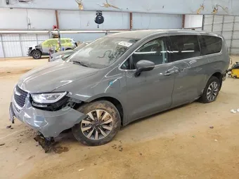 2023 Chrysler Pacifica Hybrid 2C4RC1L73PR608849