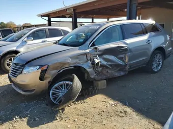 2019 Lincoln MKT 2LMHJ5AT1KBL03943