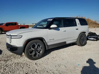 2023 Rivian R1S 7PDSGBBA4PN022157