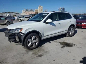 2014 Volkswagen Touareg WVGEP9BP9ED014751