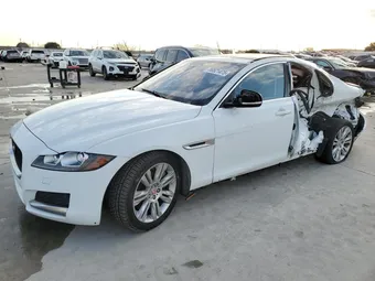 2016 Jaguar XF SAJBD4BV5GCY09422