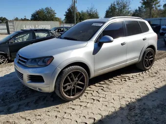 2014 Volkswagen Touareg WVGEP9BP2ED015143