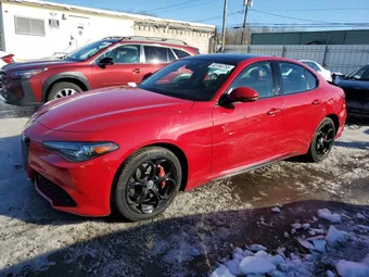2018 Alfa Romeo Giulia ZARFAEEN3J7572218