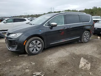 2017 Chrysler Pacifica Hybrid 2C4RC1N74HR724012