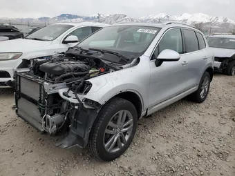 2016 Volkswagen Touareg WVGEF9BP4GD010645