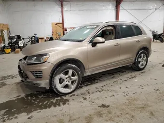 2016 Volkswagen Touareg WVGEF9BP3GD010197