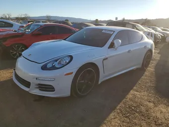 2016 Porsche Panamera WP0AA2A74GL001198