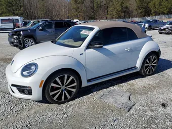 2015 Volkswagen Beetle 3VW7S7AT1FM818382