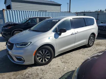 2024 Chrysler Pacifica Hybrid 2C4RC1S76RR147490