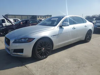 2019 Jaguar XF SAJBJ4FX2KCY77996