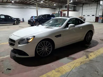 2017 Mercedes-Benz SLK-Class WDDPK3JA3HF140463