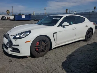 2016 Porsche Panamera WP0AA2A77GL002393