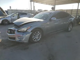2018 Infiniti Q70 JN1BY1AR6JM220020