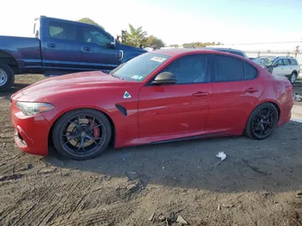 2017 Alfa Romeo Giulia ZARFAEAVXH7550930