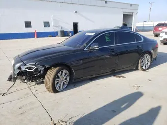 2016 Jaguar XF SAJBJ4BV2GCY21231