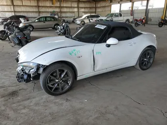 2017 Mazda MX-5 Miata JM1NDAD74H0124145