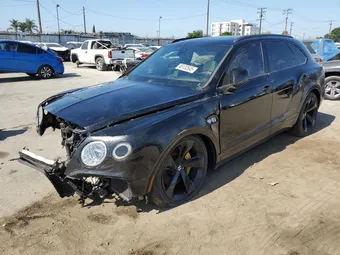 2018 Bentley Bentayga SJAAC4ZV1JC023032