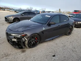 2019 Alfa Romeo Giulia ZARFAMEV1K7615031
