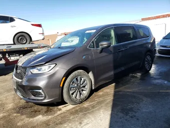 2023 Chrysler Pacifica Hybrid 2C4RC1L72PR554525