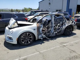 2017 Bentley Bentayga SJAAC2ZV6HC015975