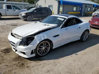 2016 Mercedes-Benz SLK-Class WDDPK3JA4GF124867