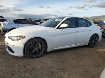 2018 Alfa Romeo Giulia ZARFAECN7J7573259