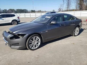 2017 Jaguar XF SAJBK4BN8HCY42681