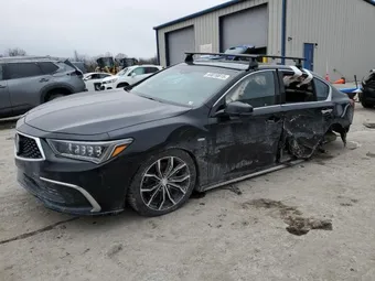 2018 Acura RLX JH4KC2F98JC000408