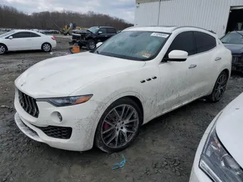 2017 Maserati Levante ZN661XUS0HX256507