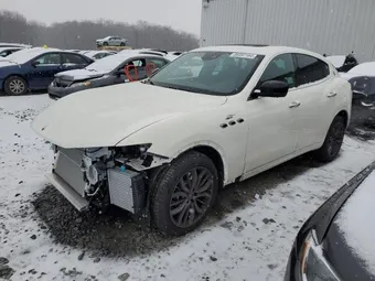 2024 Maserati Levante ZN661XUM5RX445723