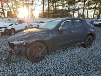 2022 Maserati Levante ZN661ZUM5NX396321
