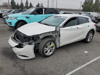 2017 Infiniti QX30 SJKCH5CP1HA039582