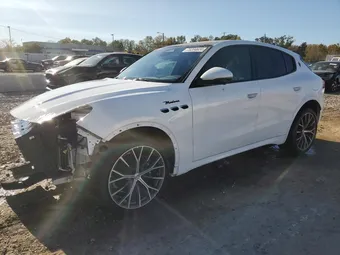 2023 Maserati Grecale ZN682AVM2P7422477