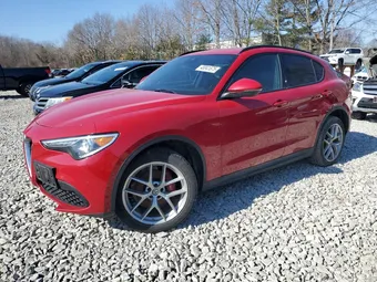 2018 Alfa Romeo Stelvio ZASFAKNN6J7B63033