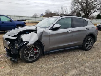 2018 Alfa Romeo Stelvio ZASFAKPN5J7B91080