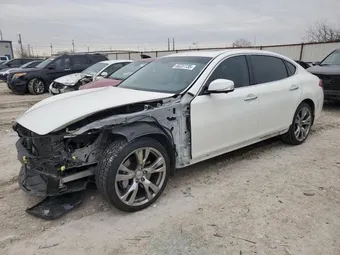 2018 Infiniti Q70 JN1BY1PP1JM330432