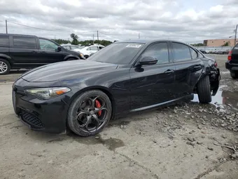 2018 Alfa Romeo Giulia ZARFAECN1J7565044
