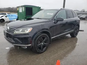 2017 Volkswagen Touareg WVGRF7BPXHD006302