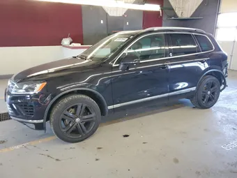 2017 Volkswagen Touareg WVGRF7BP5HD004568
