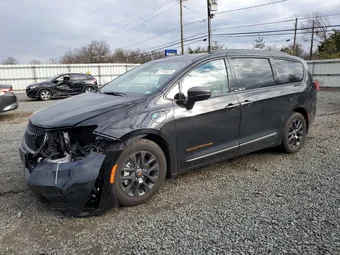 2024 Chrysler Pacifica Hybrid 2C4RC1S74RR194615