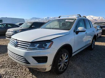 2015 Volkswagen Touareg WVGEF9BPXFD004833
