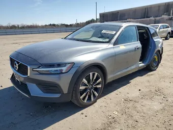 2020 Volvo V60 YV4102WK7L1036031