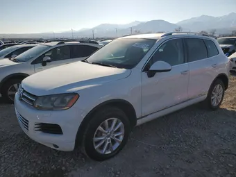 2014 Volkswagen Touareg WVGEP9BP6ED014223